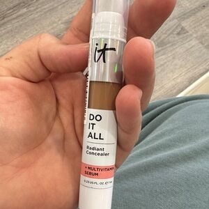 IT Cosmetics Radiant Concealer - Tan